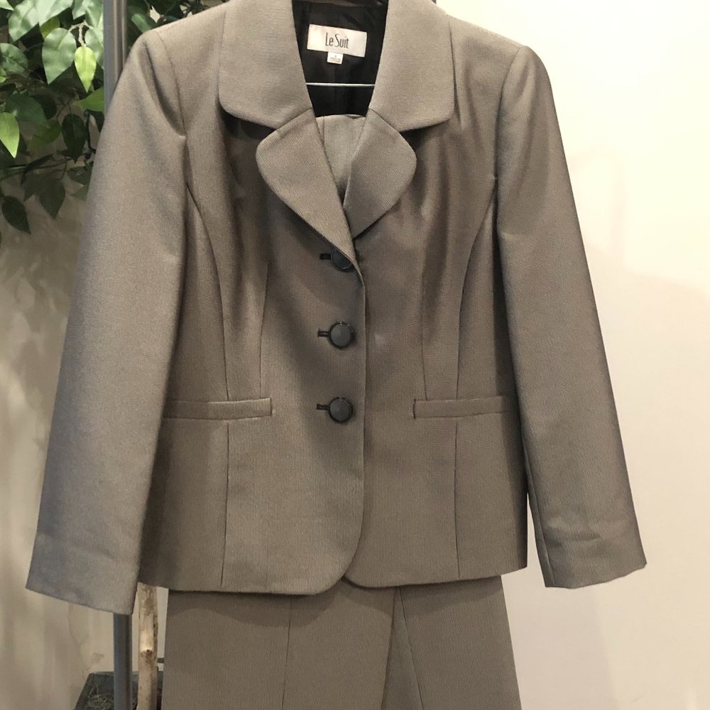 Women's LeSuit Long Sleeve Pant Suit